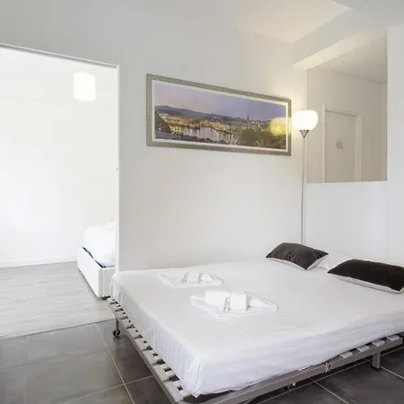 Nice Flat With Loggia Close To City-center 3 *